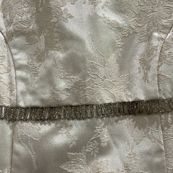 Jessica McClintock Girls Size 14 Beaded Floral
Gown Dress Ivory Gold - Picture 4 of 16